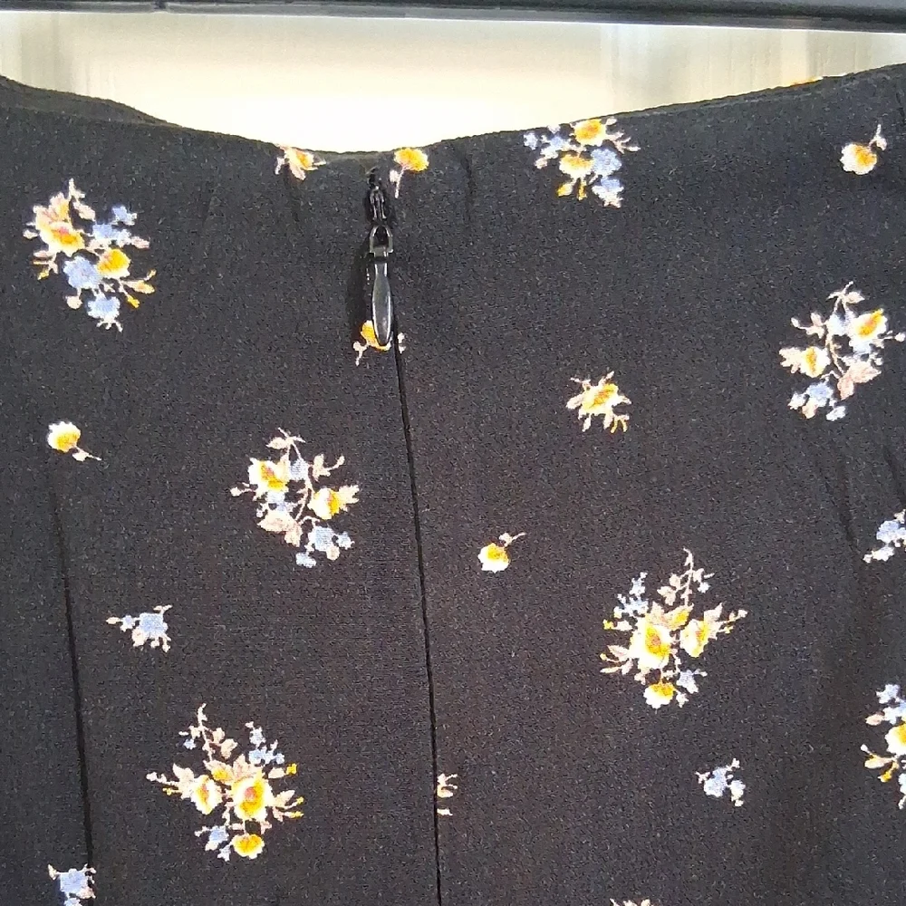 Forever 21 Black Floral Mini Skirt